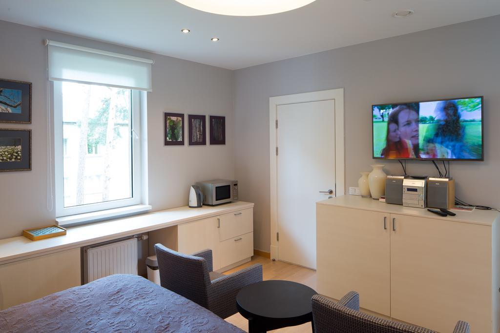 Vienibas Prospekts 6 Apartment Jurmala Exterior photo