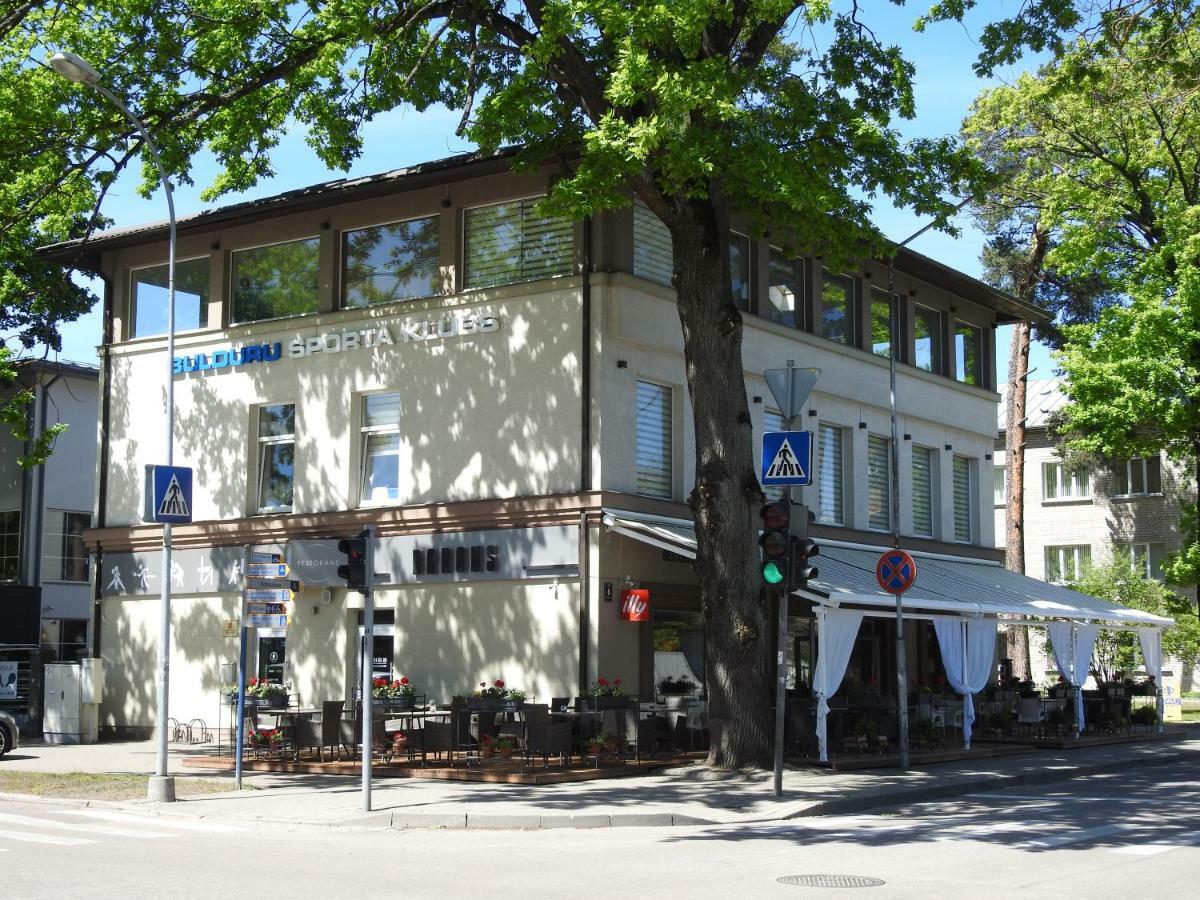 Vienibas Prospekts 6 Apartment Jurmala Exterior photo